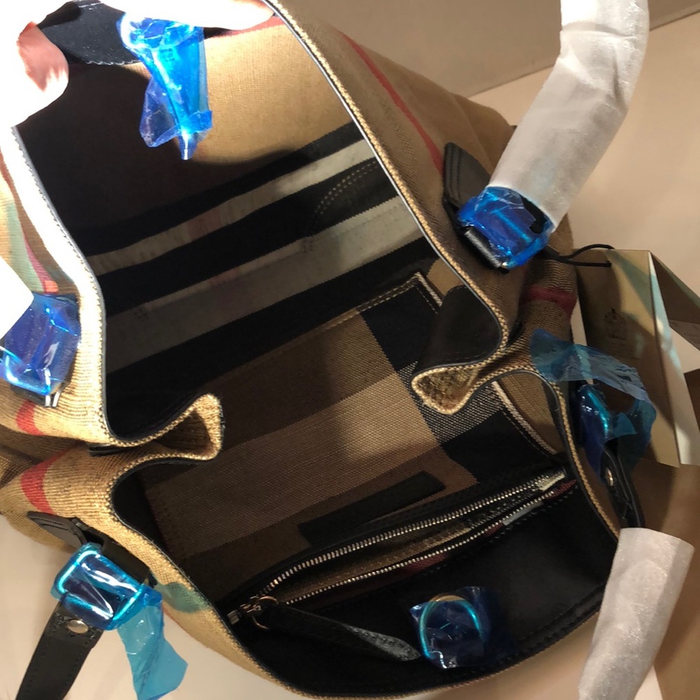 Authentic Burberry Canvas Check Medium Tote 👜 - Picture 13 of 15